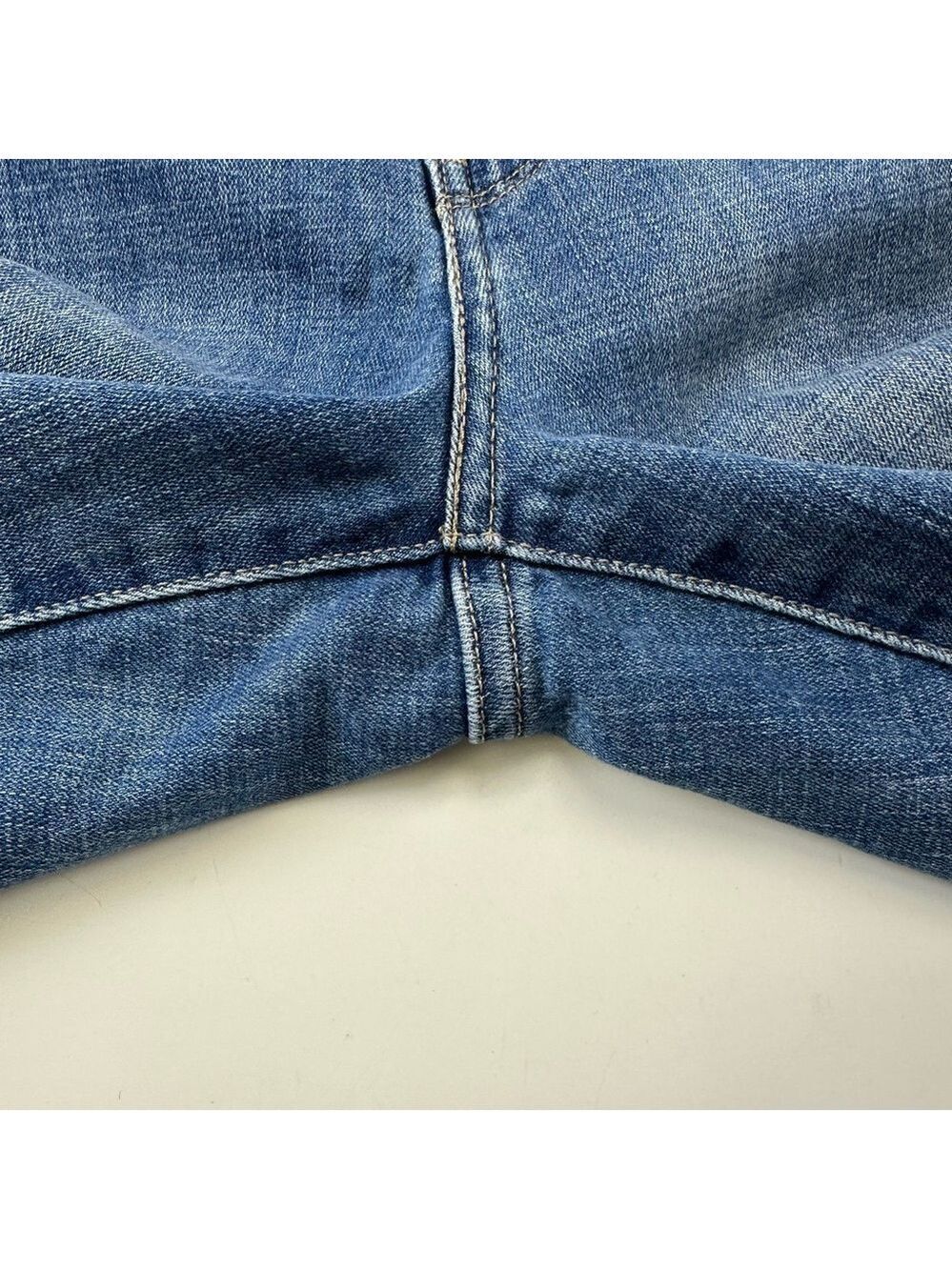 Levis Bermuda womens shorts jorts Size 29 stretch cotton - Picture 8 of 11